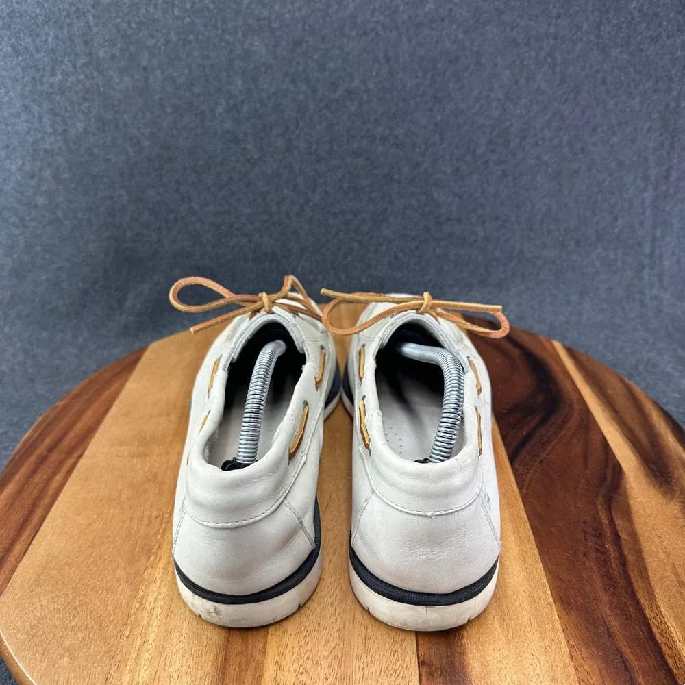 GH Bass White Leather Boat Shoes Mens Size 10M Heritage Collection T 049